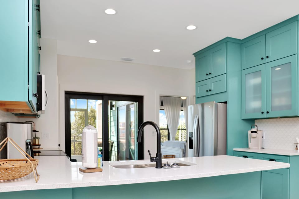 House, Multiple Beds (Emerald Palms) | Private kitchen | Oven, toaster