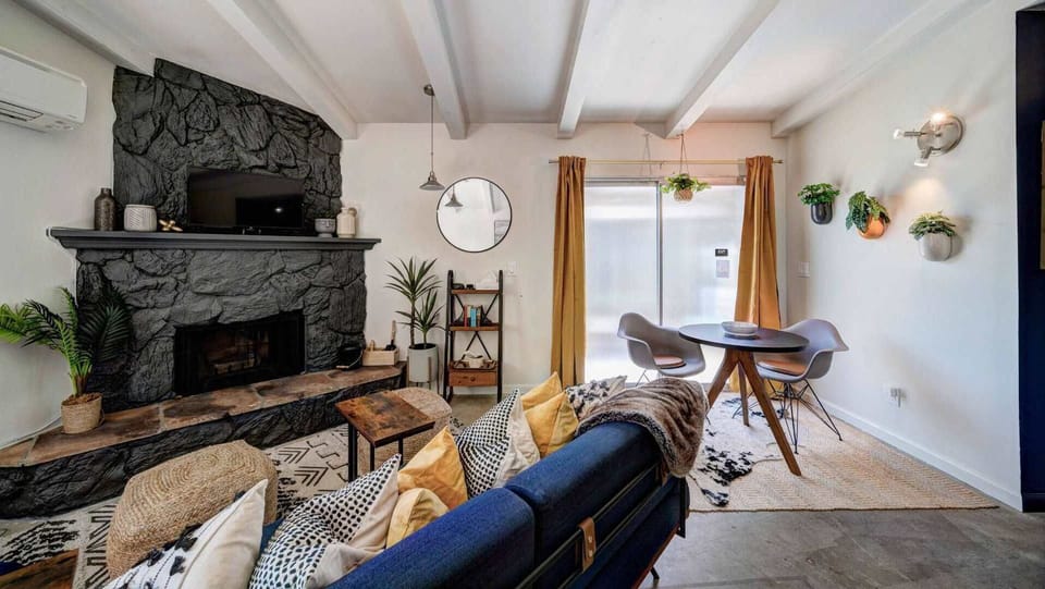 Plenty of light streaming in during your stay and easy to make yourself at home. 