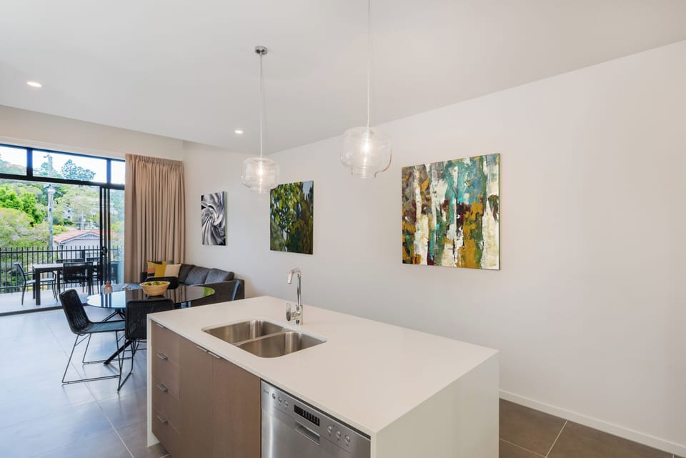 Open plan kitchen/dining/living