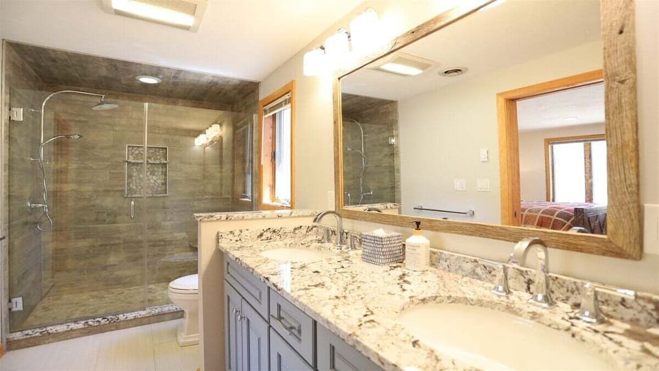 Master Private Bath in Home near Loon Mountain