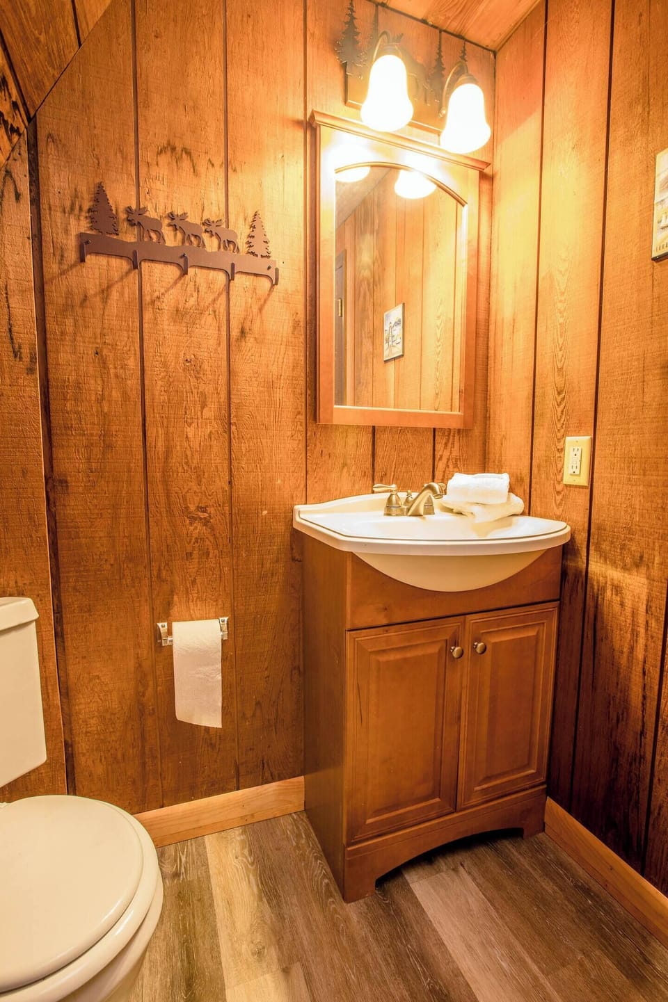 Full Bathroom 2 - Upper Level