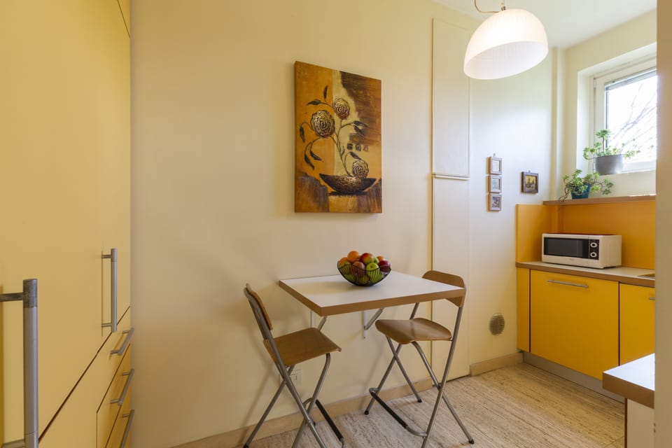 Design Apartment | Private kitchen | Full-size fridge, microwave, oven, stovetop