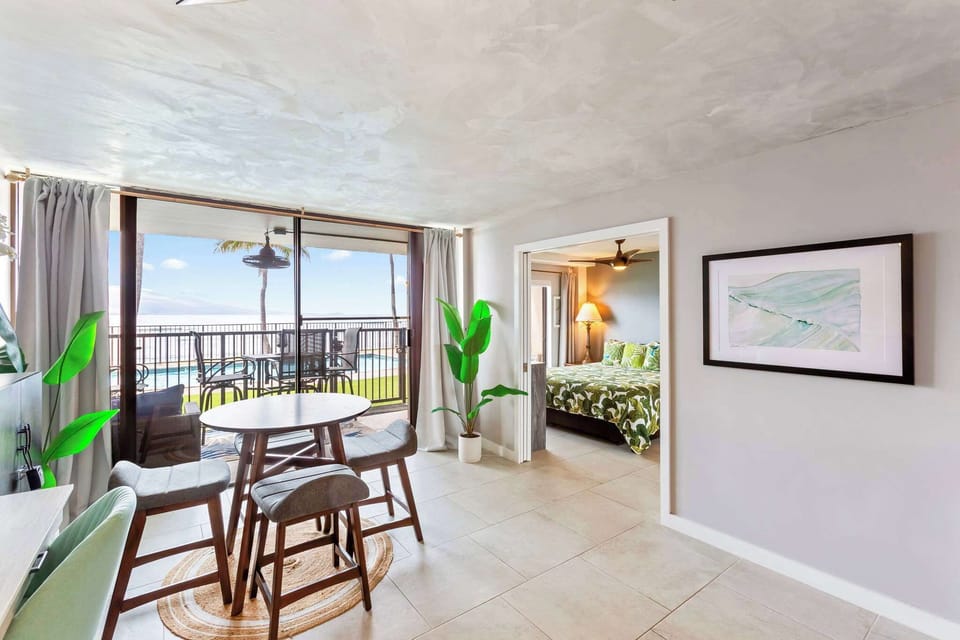 
Wake up to paradise! Enjoy stunning ocean views from your private lanai and find serenity in this cozy Maui escape. Your dream vacation starts now!