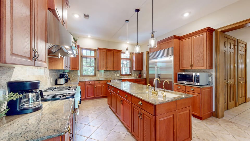 Gourmet Kitchen with Granite Countertops