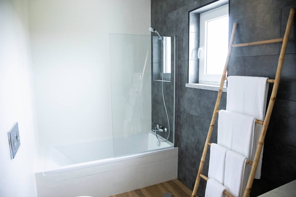 Panoramic Double Room | Bathroom | Shower, rainfall showerhead, hair dryer, towels