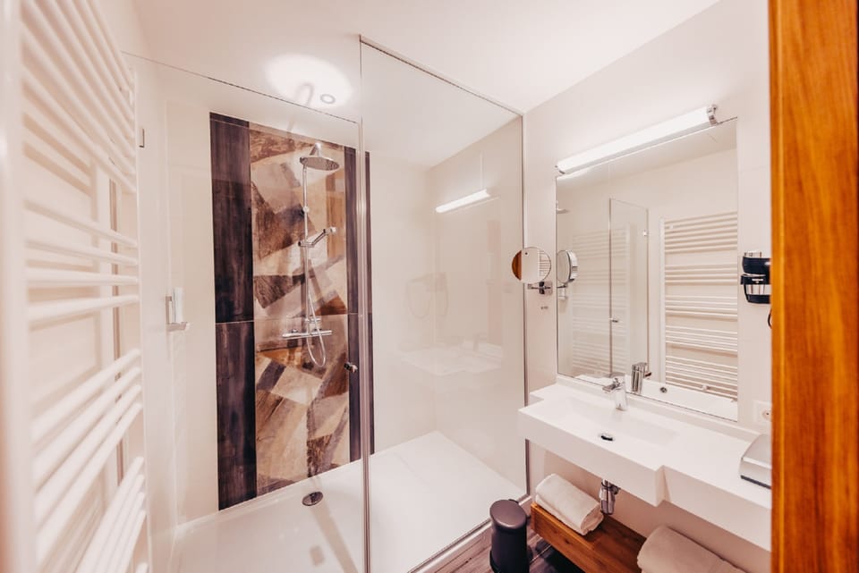 Shower, towels, soap