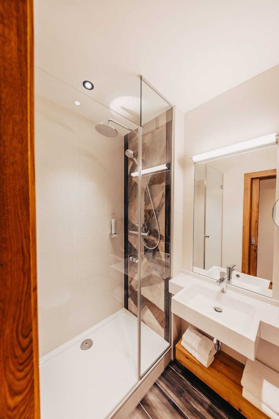 Double Room | Bathroom | Shower, towels, soap