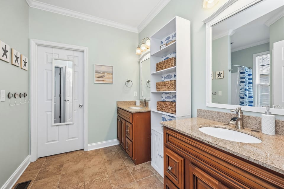 Master Bath #1 - South