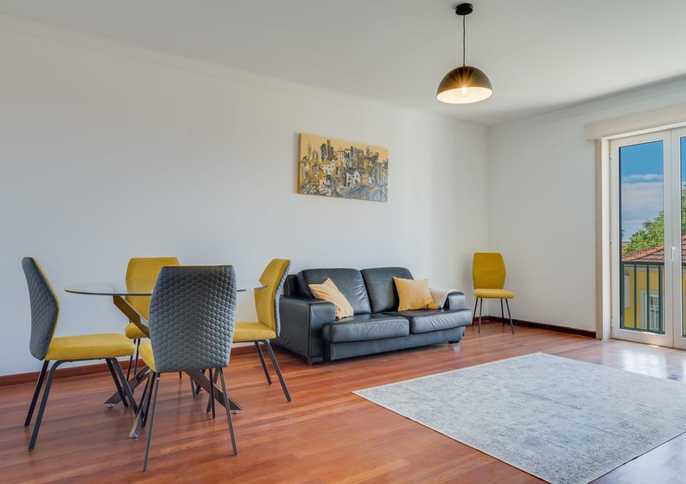 City Apartment | Living area | 42-inch flat-screen TV with cable channels, TV