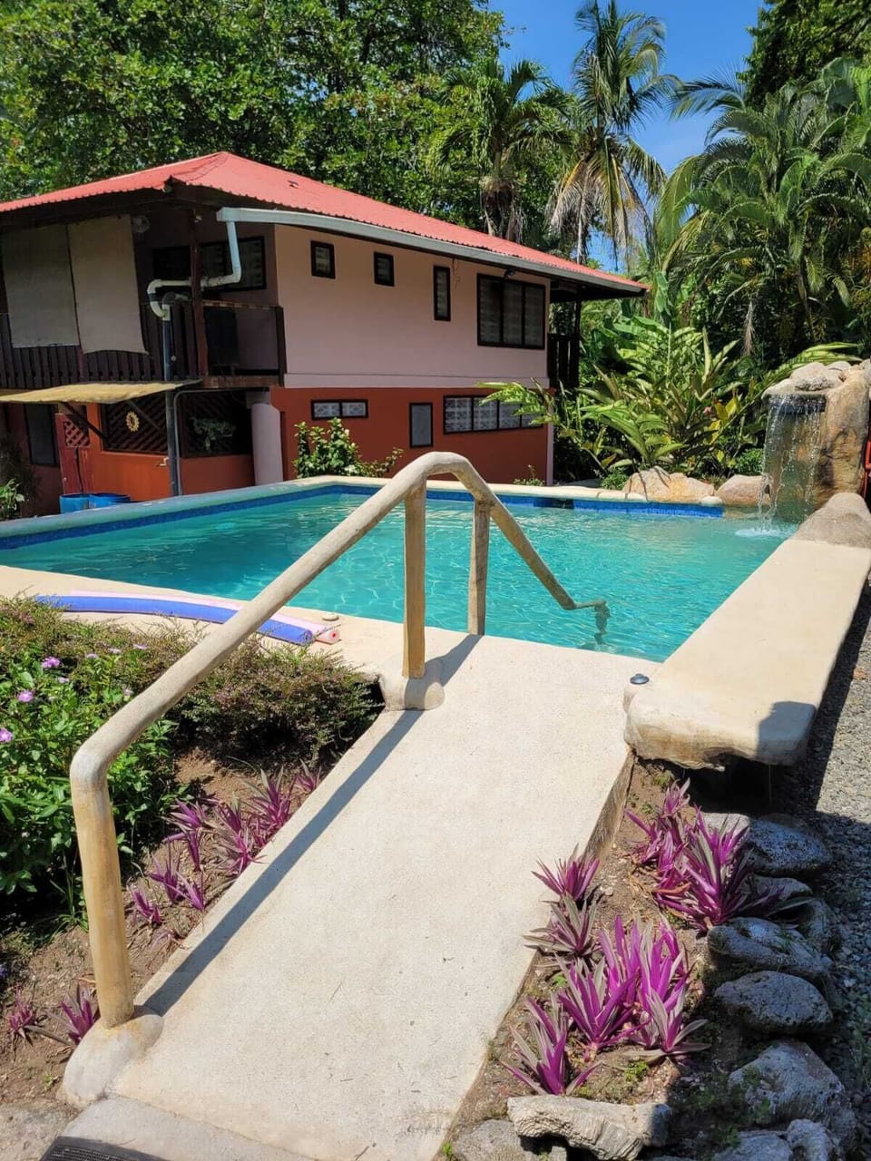 easy access to the pool