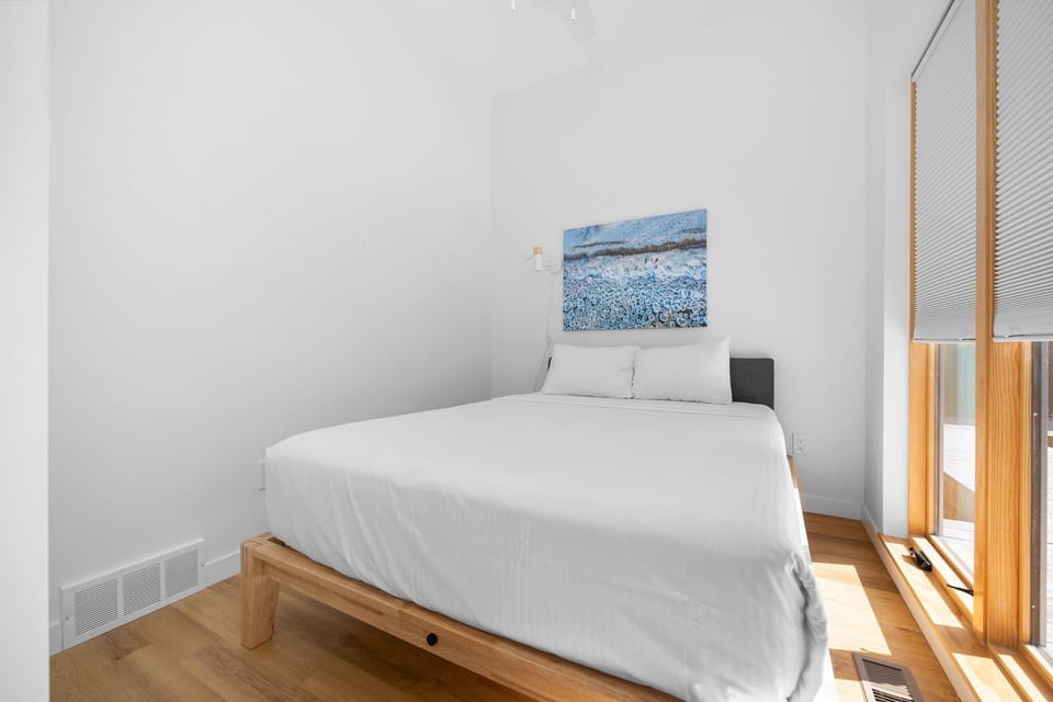 Secondary bedroom