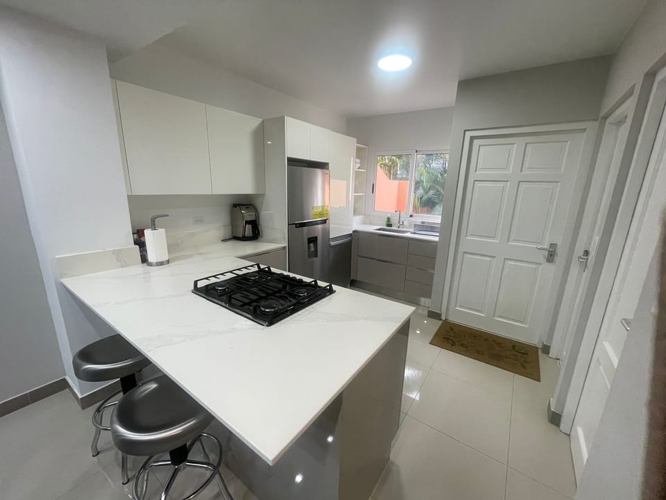 Amazing 2-Bedroom Townhouse near Eagle Beach (409)