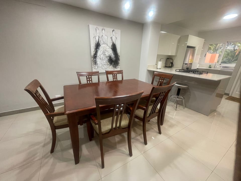 Amazing 2-Bedroom Townhouse near Eagle Beach (386)