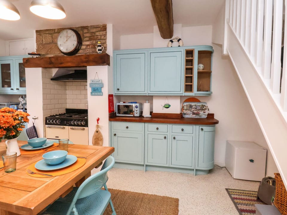 Fridge, dishwasher, cookware/dishes/utensils