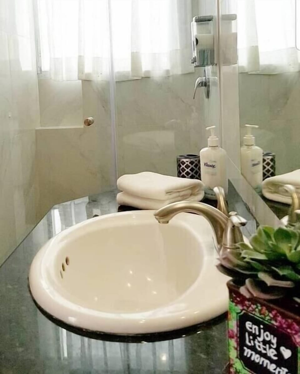 Bathroom / baño