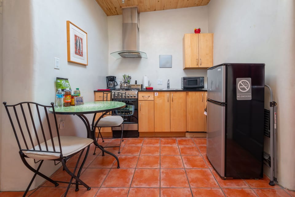 Efficient kitchen with all the essentials!
