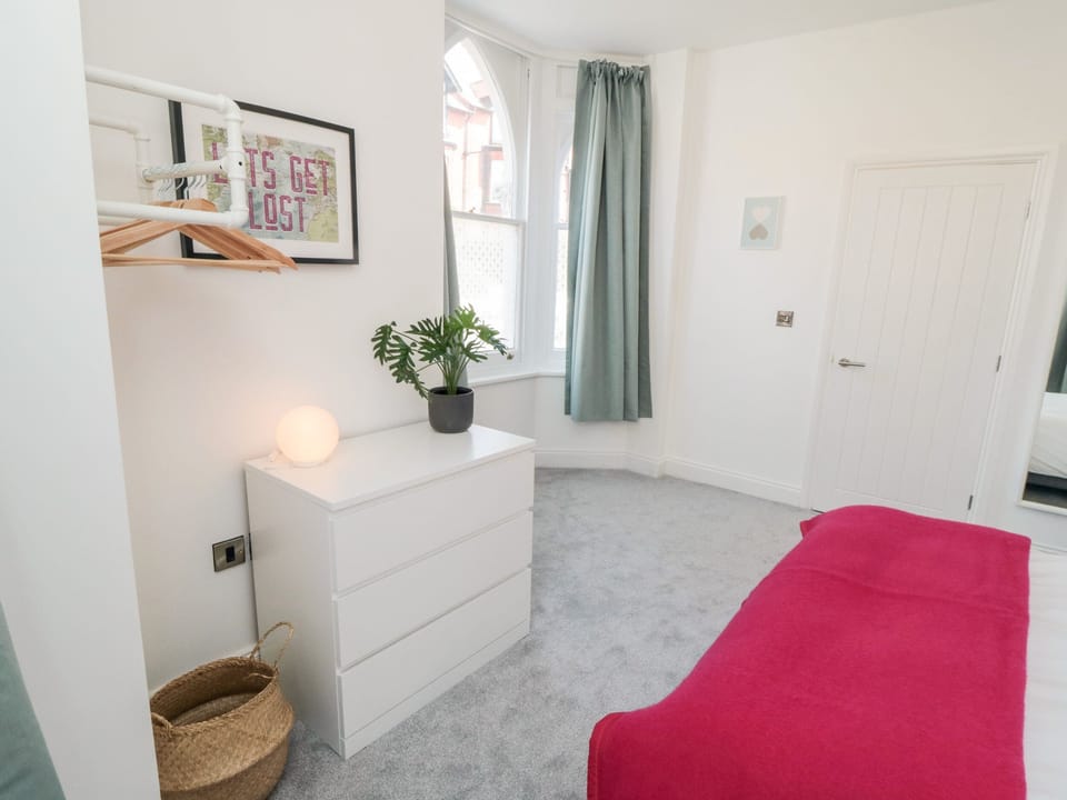 2 bedrooms, individually decorated, individually furnished, free WiFi