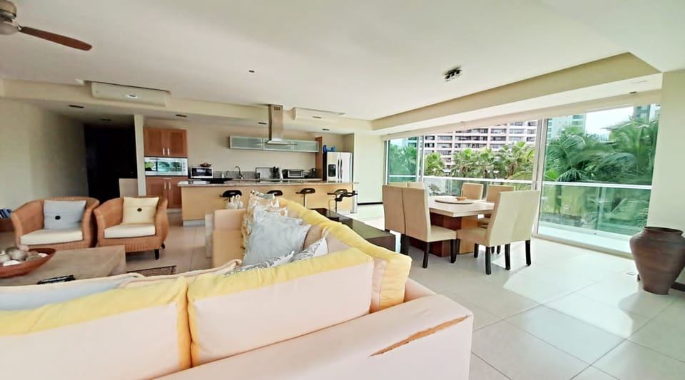 Luxury Condo | Living area