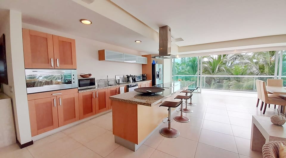 Luxury Condo | Private kitchen