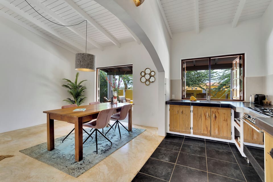 Deluxe Apartment, Garden View | Private kitchen | Mini-fridge, microwave, espresso maker, electric kettle