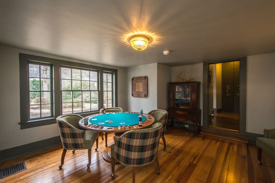 Poker Room