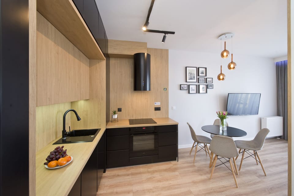 Standard Apartment | Private kitchen | Full-size fridge, microwave, stovetop, dishwasher