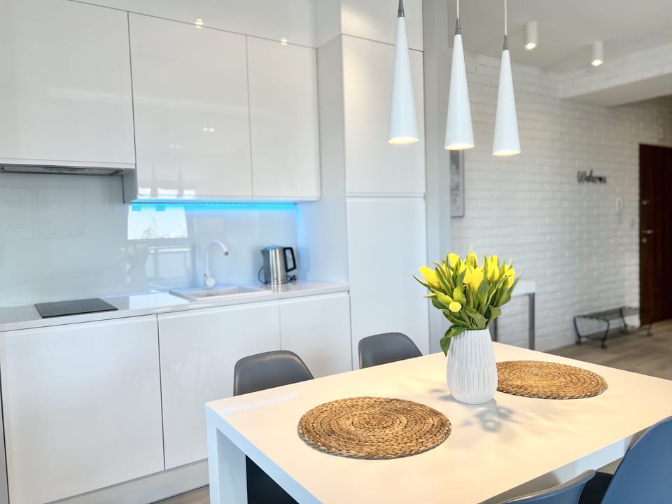 Comfort Apartment, 1 Bedroom, Balcony, Tower | Private kitchen | Full-size fridge, microwave, stovetop, dishwasher
