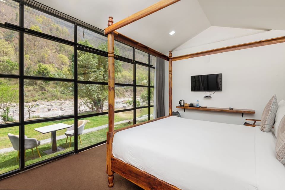 Luxury Double Room, Mountain View | Egyptian cotton sheets, premium bedding, down comforters