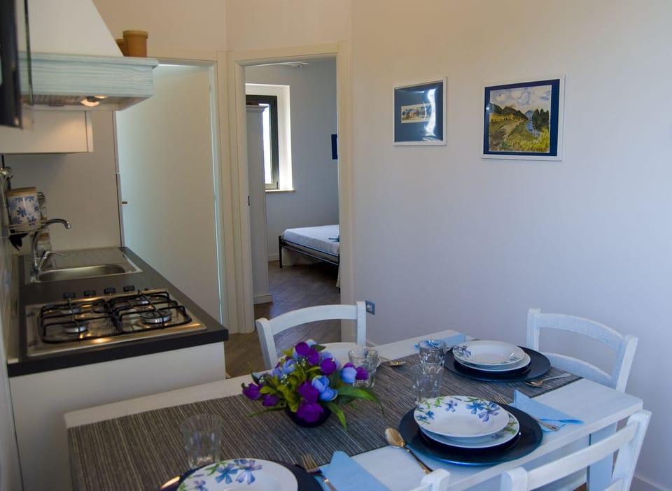 Panoramic Apartment, 1 Bedroom | In-room dining