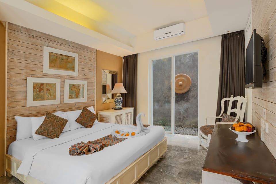 Deluxe Double Room | In-room safe, desk, soundproofing, free WiFi