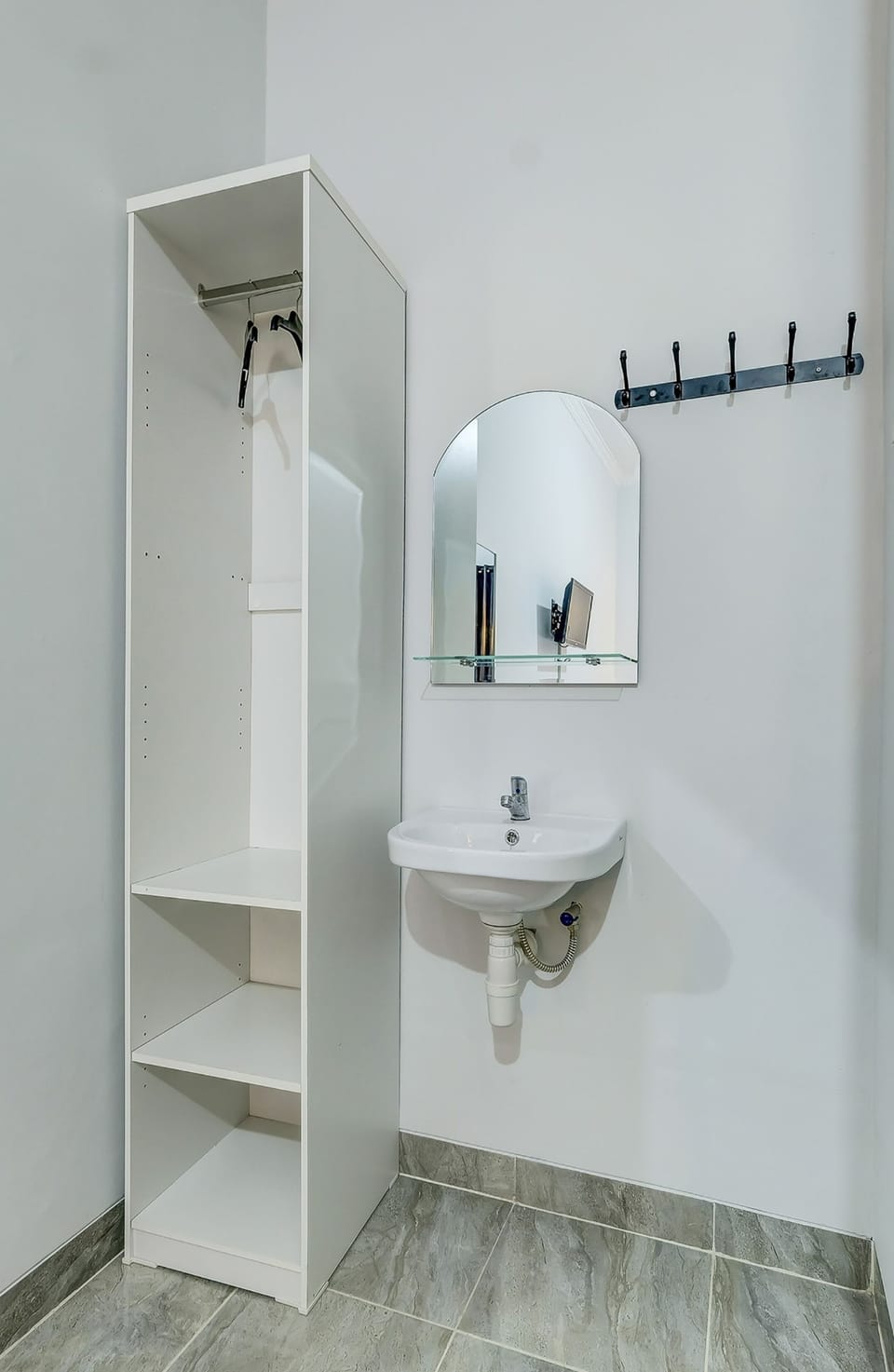 Deluxe Double Room | Bathroom | Shower, rainfall showerhead, towels, soap