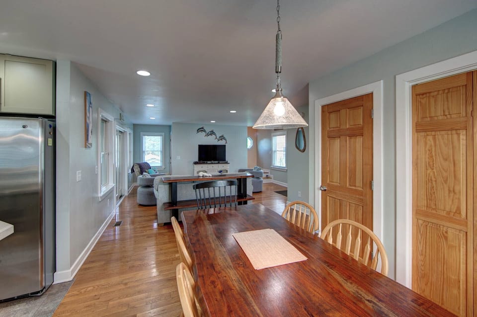 Dining Area (4)