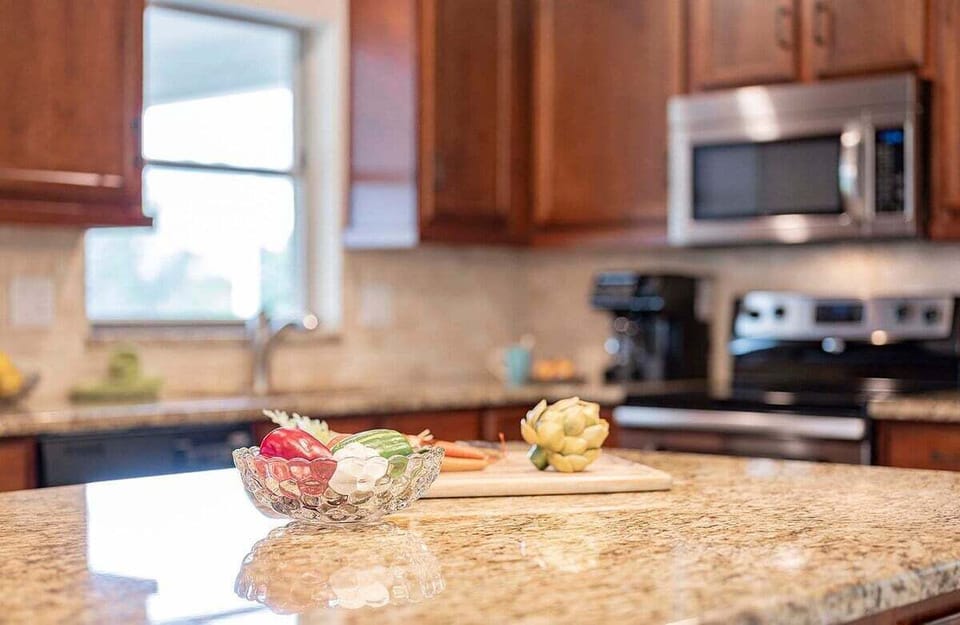 Stainless Appliances and Granite Counter Tops