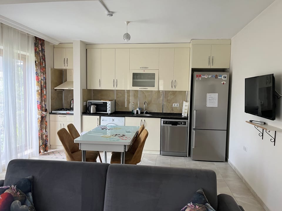 Elite Duplex, 2 Bedrooms, 2 Bathrooms | Private kitchen