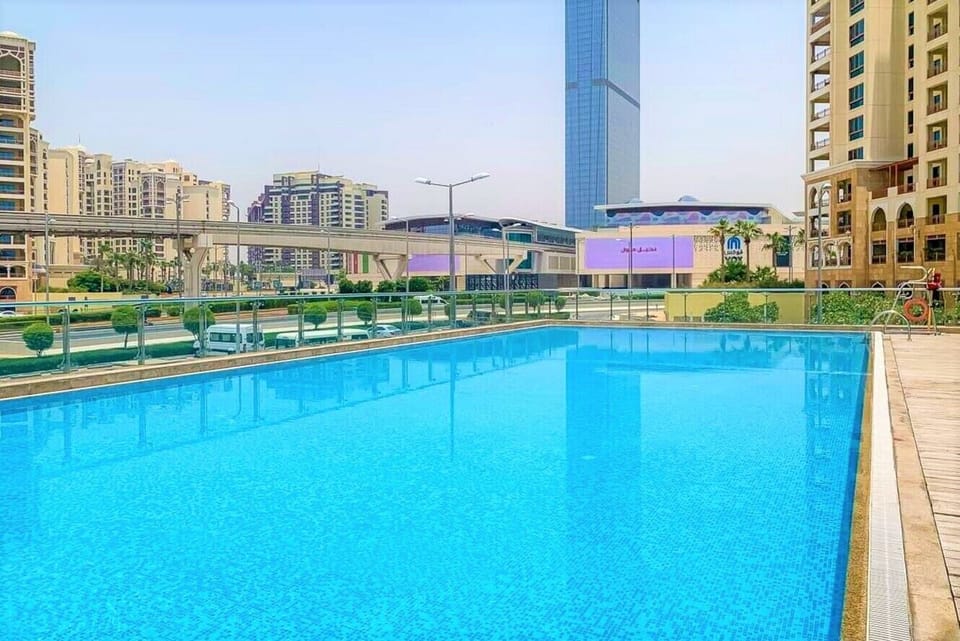 Apartment (0 Bedroom) | Pool | Outdoor pool