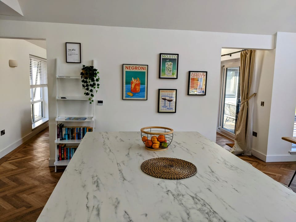 Cottage | Dining