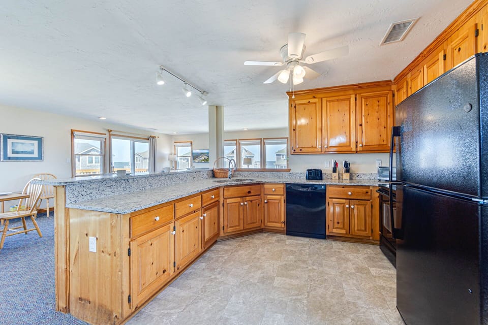 11-Surf-Or-Sound-Realty-1117-Island Magic-Kitchen-2