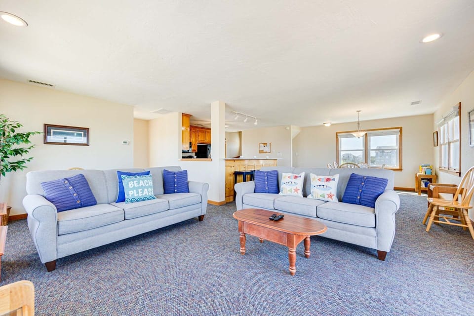 04-Surf-Or-Sound-Realty-1117-Island Magic-Great Room-4