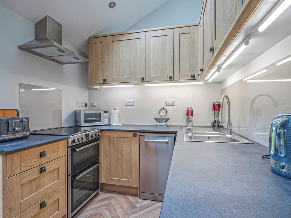 Kitchen | Walnut Cottage - Hawthorn Farm, Buxton