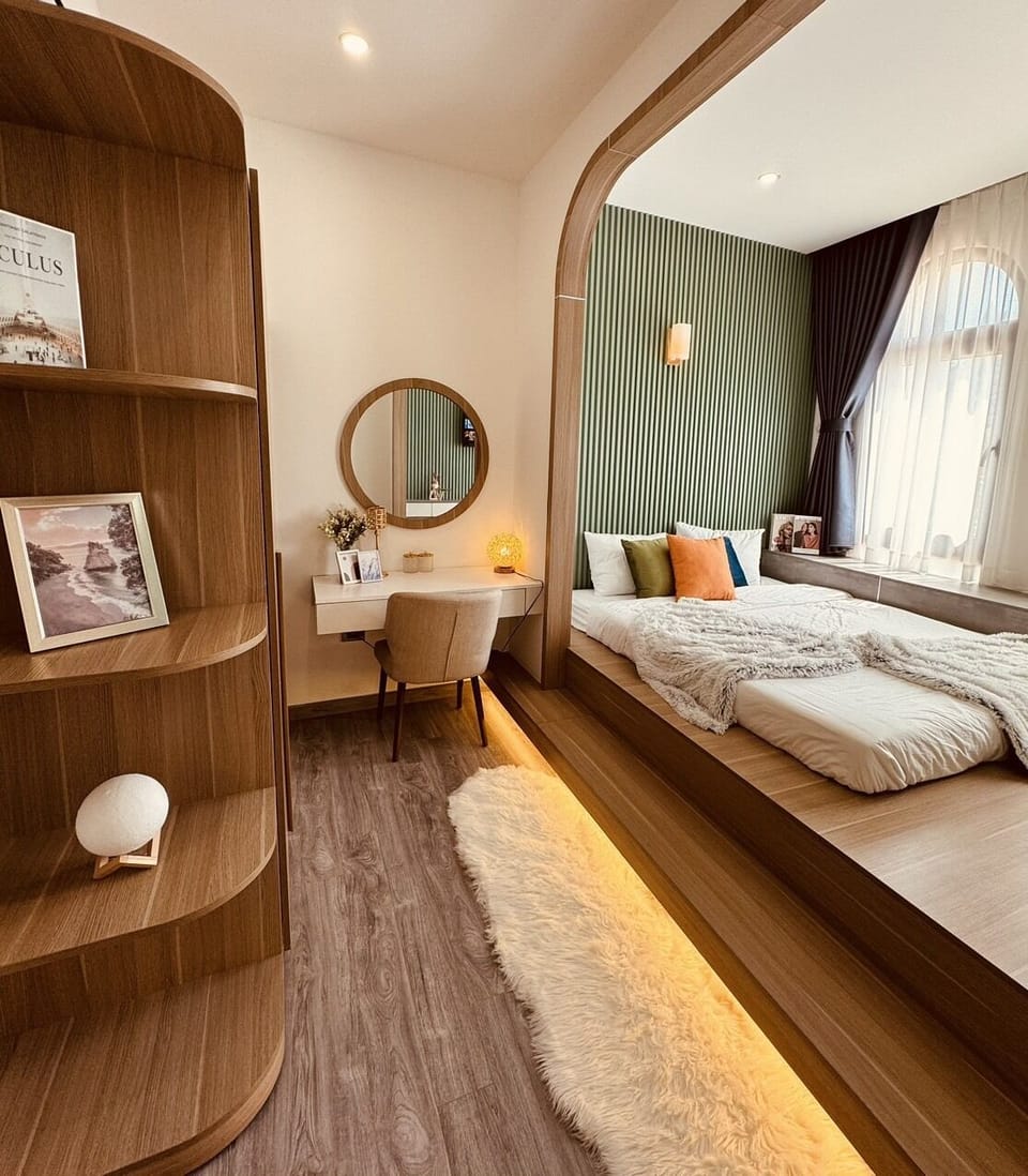 Premium bedding, down comforters, Select Comfort beds, laptop workspace