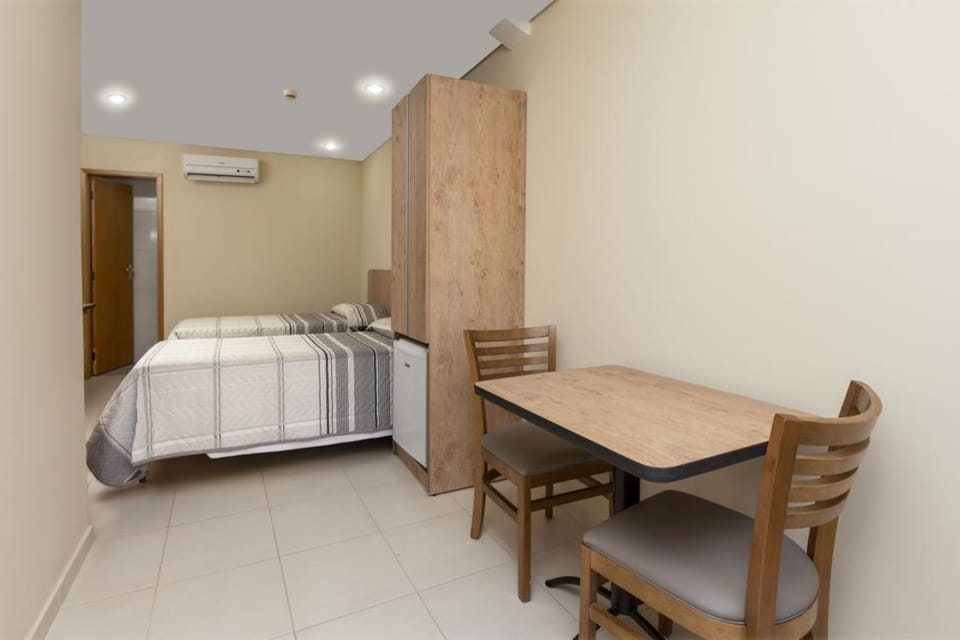 Twin Room | Minibar, free cribs/infant beds, free WiFi, bed sheets