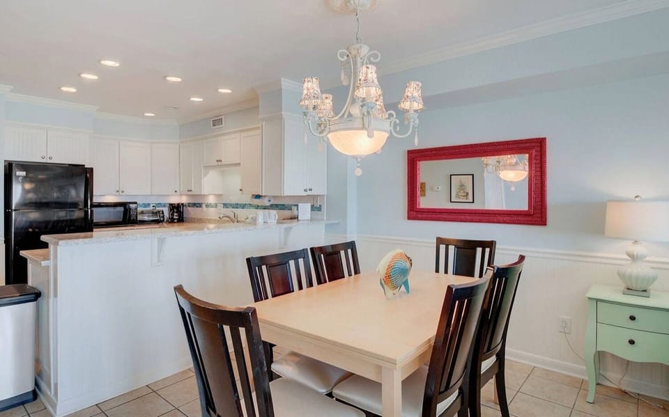 Dining Room, 11 D Mariners Walk