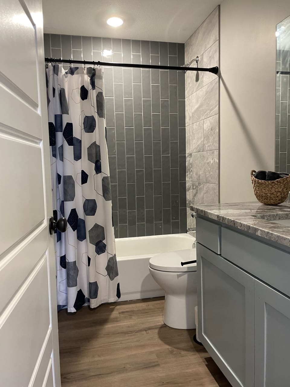 Upstairs full bath