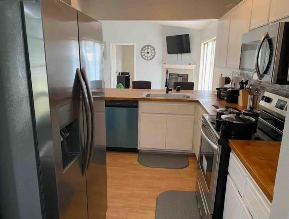 Full stocked Kitchen 