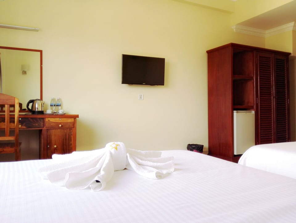 Deluxe Twin Room | Desk, free WiFi