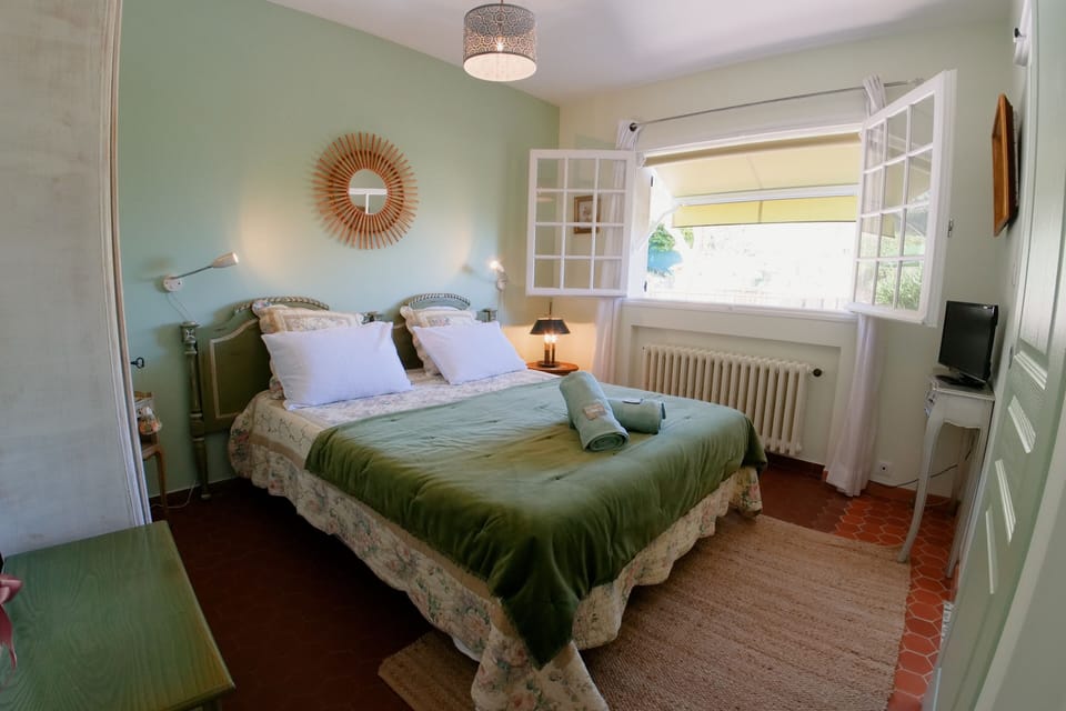 Comfort Double or Twin Room | Soundproofing, iron/ironing board, free WiFi