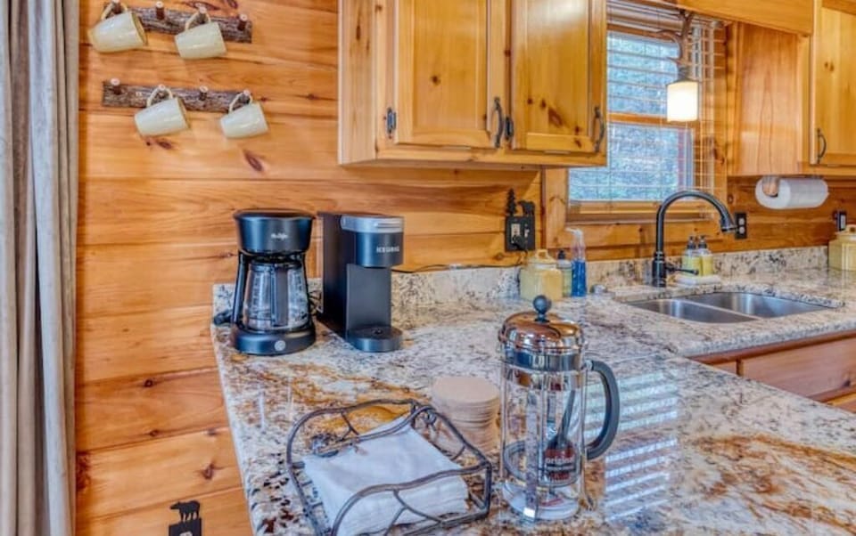 COFFEE STATION:  FRENCH PRESS / KEURIG / MR. COFFEE