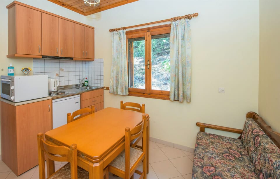 Apartment, 2 Bedrooms, Sea View | Private kitchenette | Fridge, stovetop, espresso maker, coffee/tea maker