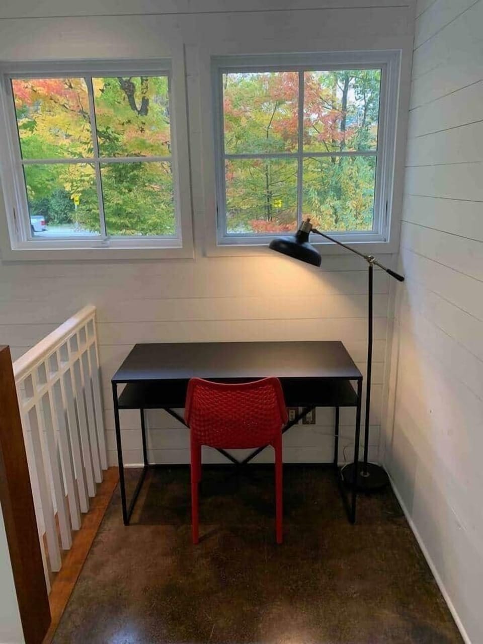 A little desk for the work-cation people or the simple zoom call to co-workers/clients friends/family 