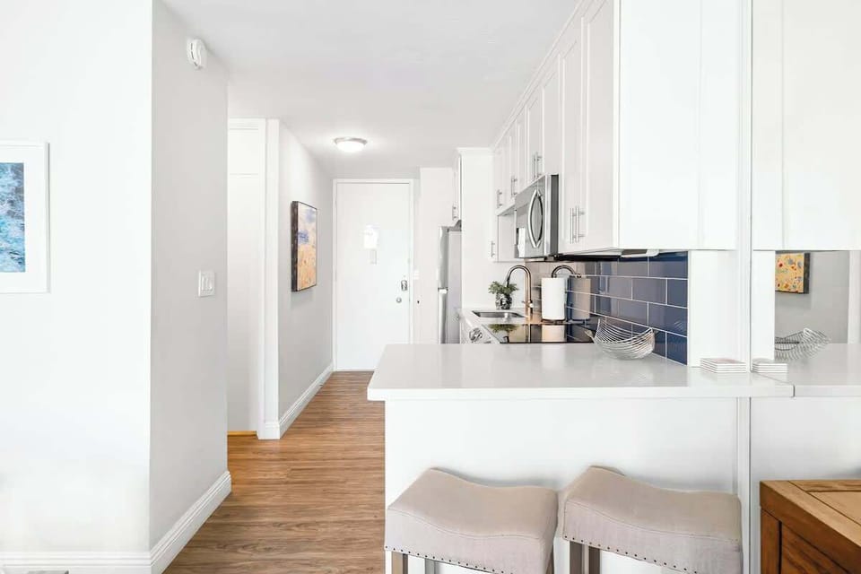 Kitchen with 2 stools